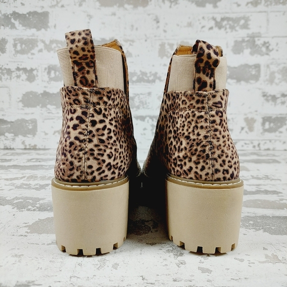 NEW DV Dolce Vita Rielle Tan Brown Leopard Print Lug Sole Ankle Boots F1031 - Picture 6 of 12